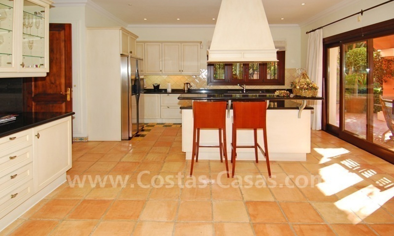 Luxe villa te koop aan de Golden Mile in Marbella 20