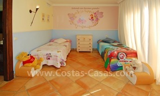 Luxe villa te koop aan de Golden Mile in Marbella 26