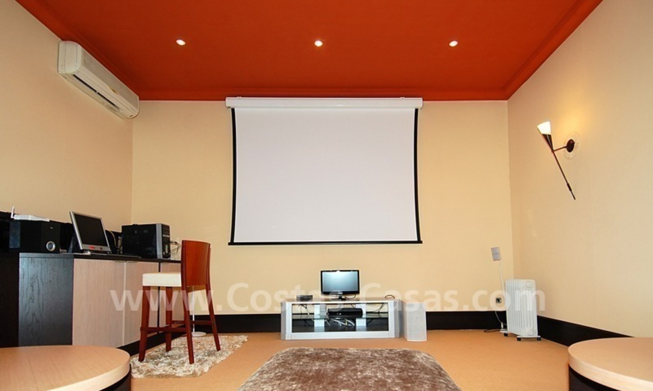 Luxe villa te koop aan de Golden Mile in Marbella 28