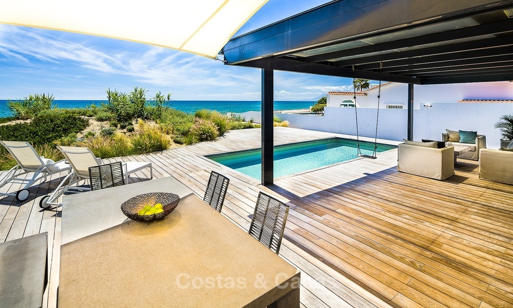 Moderne eerstelijn strand villa te koop in Marbella met schitterend zeezicht 1200