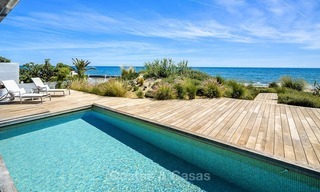 Moderne eerstelijn strand villa te koop in Marbella met schitterend zeezicht 1202 
