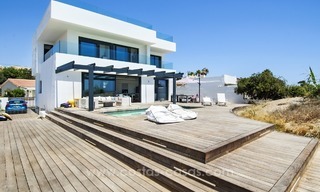 Moderne eerstelijn strand villa te koop in Marbella met schitterend zeezicht 1222 