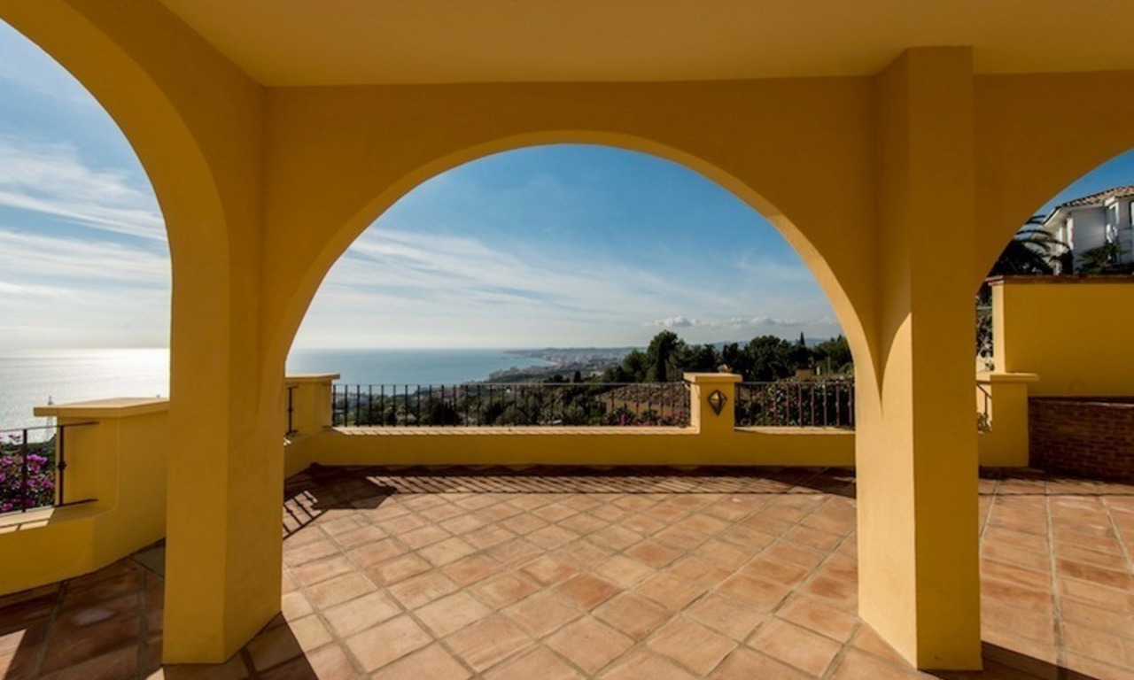 Luxe villa te koop in Benalmadena aan de Costa del Sol 1
