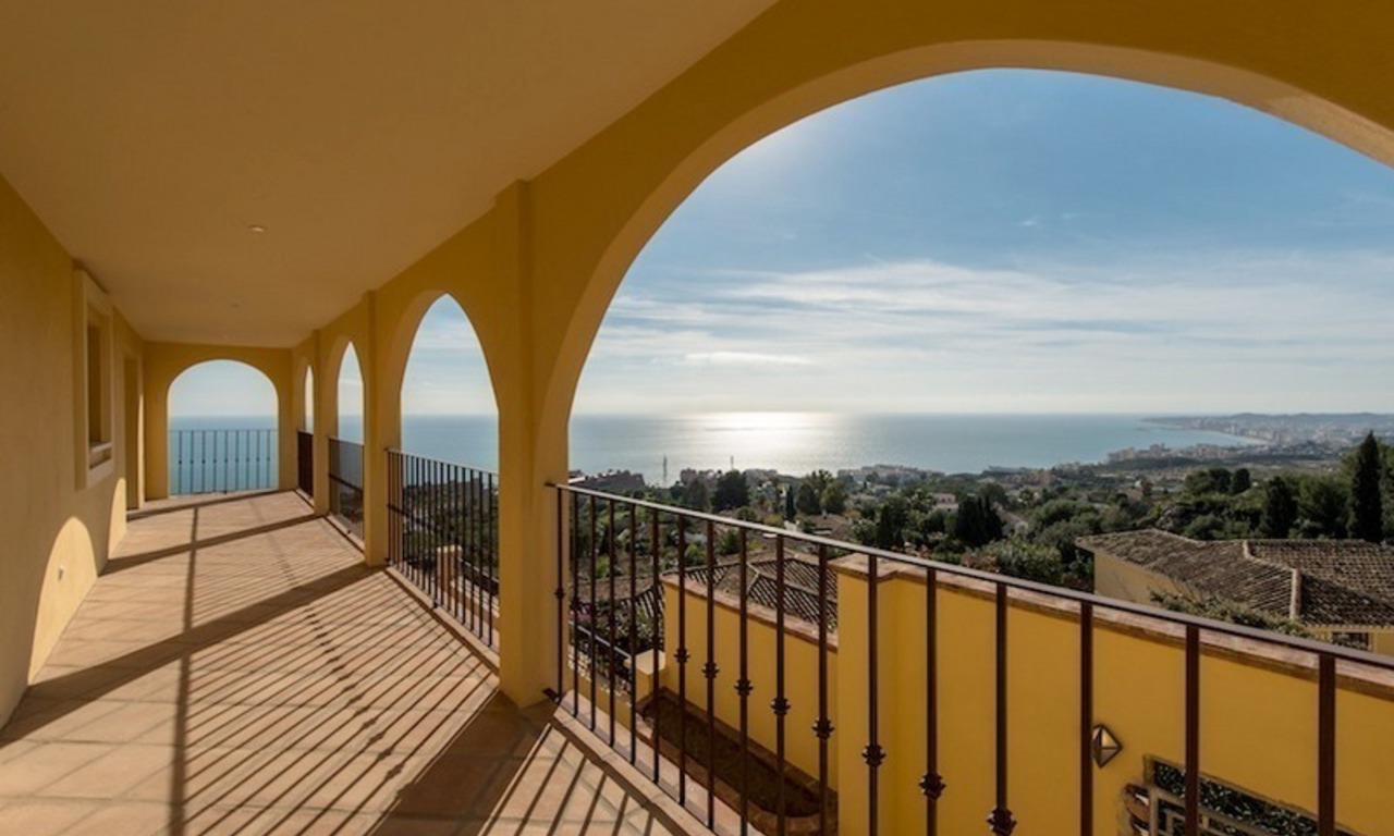 Luxe villa te koop in Benalmadena aan de Costa del Sol 3