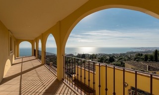 Luxe villa te koop in Benalmadena aan de Costa del Sol 3
