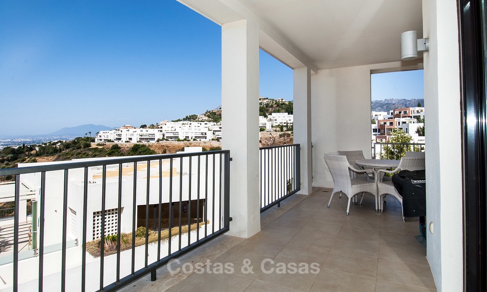 Opportuniteit! Een modern appartement te koop in Marbella met prachtig zeezicht, instapklaar 14589