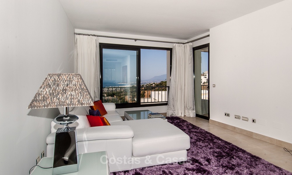 Opportuniteit! Een modern appartement te koop in Marbella met prachtig zeezicht, instapklaar 14594