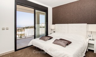 Opportuniteit! Een modern appartement te koop in Marbella met prachtig zeezicht, instapklaar 14595 