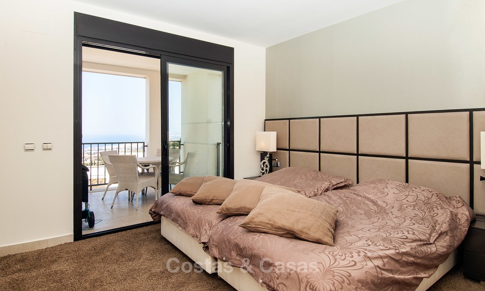 Opportuniteit! Een modern appartement te koop in Marbella met prachtig zeezicht, instapklaar 14597