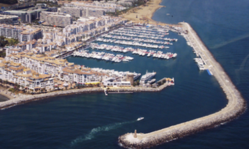 Marbella te Koop: commercieel pand, winkel, boetiek in Puerto Banus 