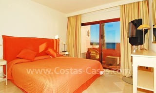 Luxe eerstelijn strand hoek penthouse appartement te koop, New Golden Mile, Marbella - Estepona 27