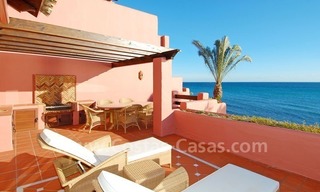 Luxe eerstelijn strand hoek penthouse appartement te koop, New Golden Mile, Marbella - Estepona 1