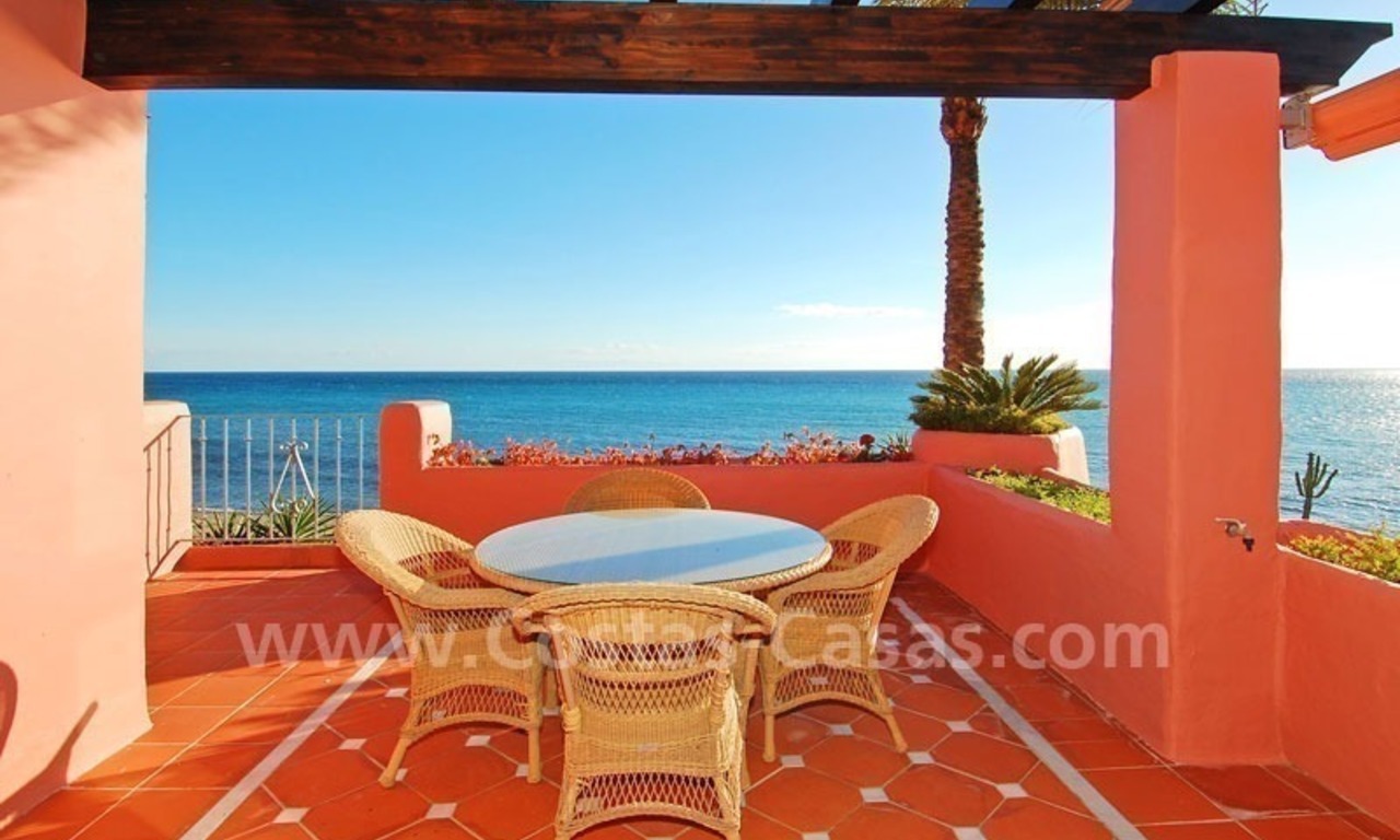 Luxe eerstelijn strand hoek penthouse appartement te koop, New Golden Mile, Marbella - Estepona 8