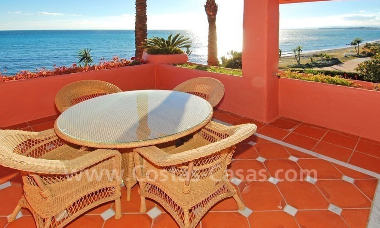 Luxe eerstelijn strand hoek penthouse appartement te koop, New Golden Mile, Marbella - Estepona 10