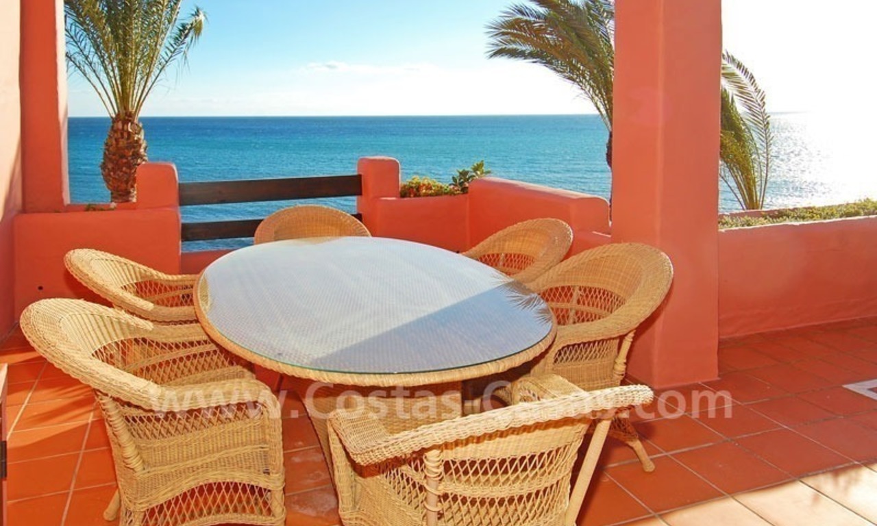 Luxe eerstelijn strand hoek penthouse appartement te koop, New Golden Mile, Marbella - Estepona 3