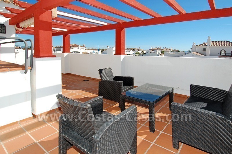 Hoek penthouse appartement te koop vlakbij het strand in Marbella