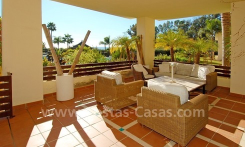 Luxe appartement te koop, eerstelijn strand complex, New Golden Mile, Marbella - Estepona 