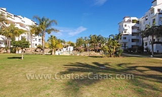 Luxe beachside appartement te koop op de New Golden Mile tussen Marbella en Estepona 15