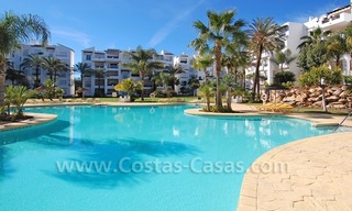 Luxe beachside appartement te koop op de New Golden Mile tussen Marbella en Estepona 21