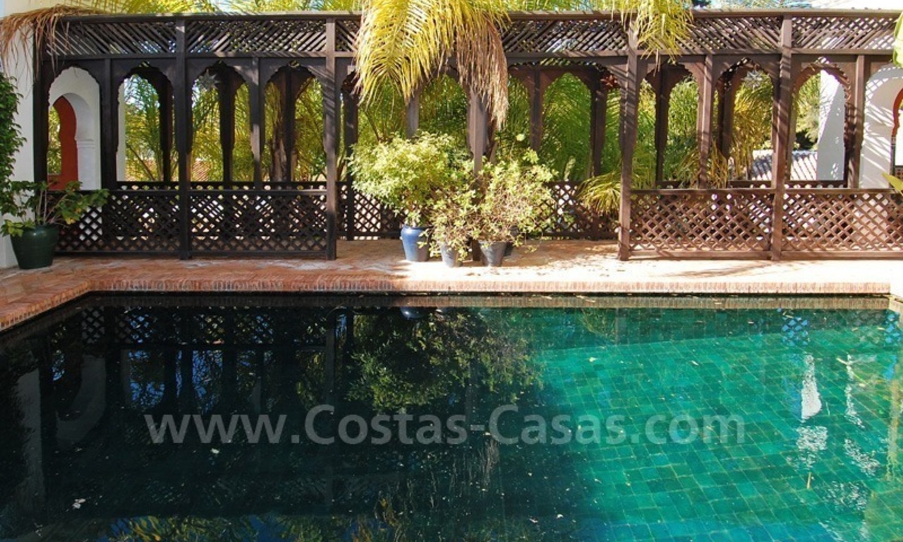 Dubbel huis te koop in een Moors-Andalusische stijl op de Golden Mile in Marbella 1