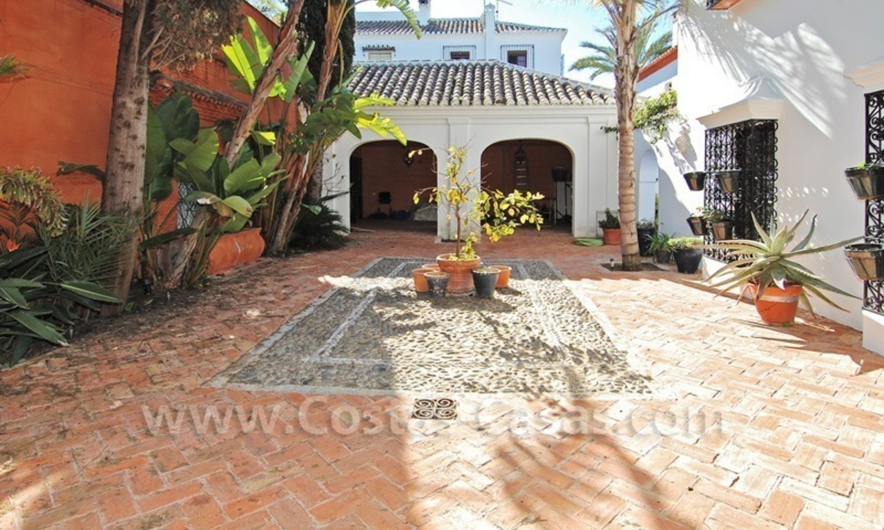 Dubbel huis te koop in een Moors-Andalusische stijl op de Golden Mile in Marbella 5