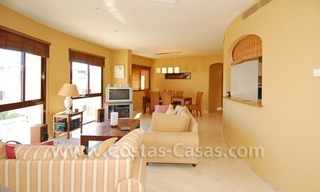 Luxe beachside appartementen te koop op de New Golden Mile, Marbella – Estepona 14