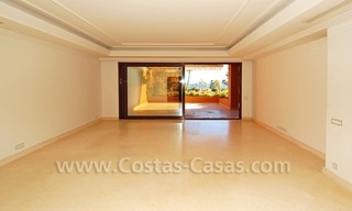 Luxe appartement te koop in een eerstelijnstrand complex op de New Golden Mile tussen Marbella en Estepona 5