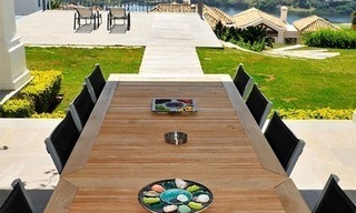 Modern-Andalusiche villa te koop op Golfresort tussen Marbella en Estepona, New Golden Mile, Costa del Sol 17