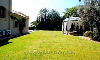 Urgente verkoop! Villa in Andalusische stijl te koop in Estepona, Marbella 3