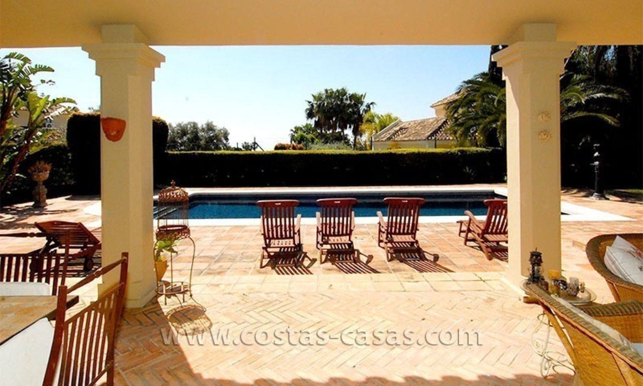Urgente verkoop! Villa in Andalusische stijl te koop in Estepona, Marbella 5