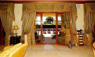 Urgente verkoop! Villa in Andalusische stijl te koop in Estepona, Marbella 10