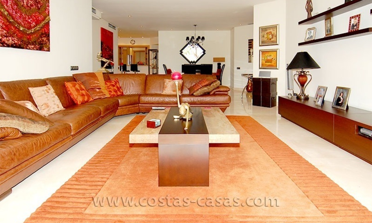 Exclusief, luxe appartement te koop op de Golden Mile in Marbella 6