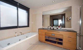 Nieuw luxe penthouse vakantie appartement te huur in moderne stijl in Marbella – Benahavis, Costa del Sol 18