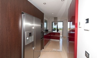 Nieuw luxe penthouse vakantie appartement te huur in moderne stijl in Marbella – Benahavis, Costa del Sol 14