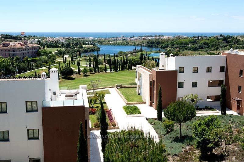 Nieuw luxe vakantie appartement te huur in moderne stijl in golfresort, Marbella – Benahavis, Costa del Sol
