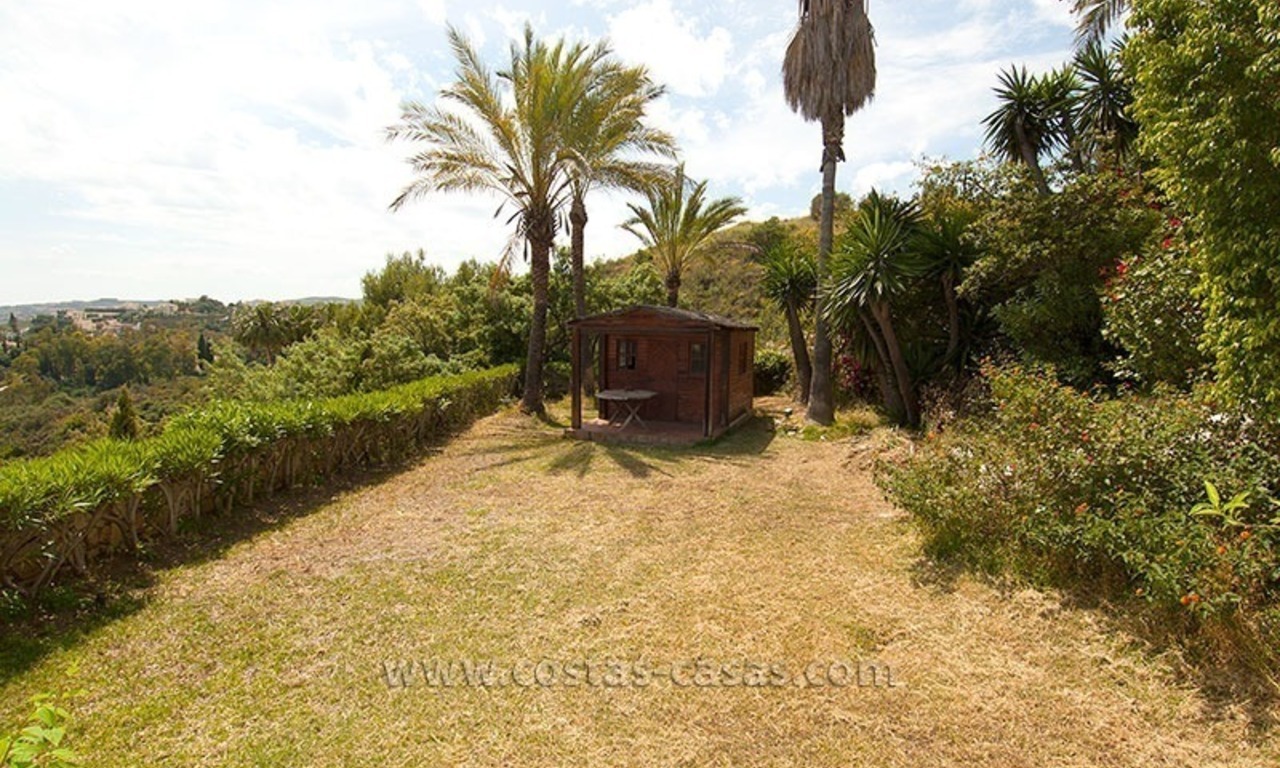 Villa te koop in een up-market gebied van Nueva Andalucia te Marbella 15