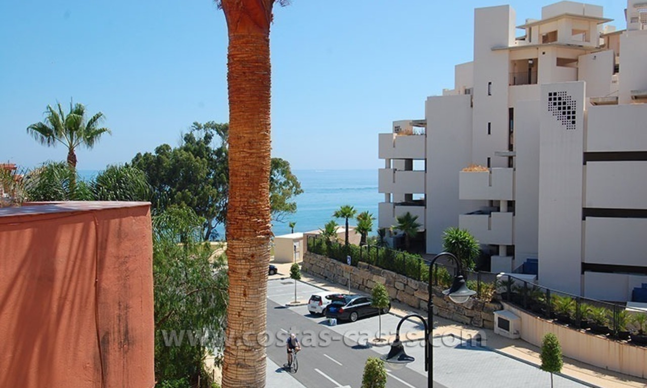 Woning te koop direct aan het strand tussen Marbella en Estepona 3