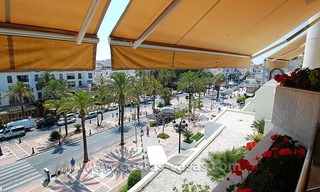 Luxe strandappartement te koop in Puerto Banús, Marbella 0