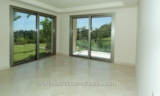 Moderne villa in Andalusische stijl te koop, golfresort, New Golden Mile, tussen Marbella, Benahavís - Estepona 16