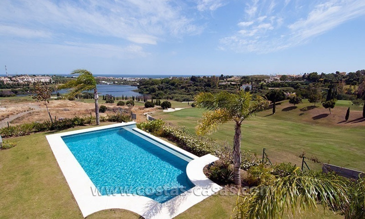 Moderne villa in Andalusische stijl te koop, golfresort, New Golden Mile, tussen Marbella, Benahavís - Estepona 29