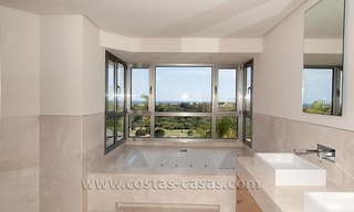 Moderne villa in Andalusische stijl te koop, golfresort, New Golden Mile, tussen Marbella, Benahavís - Estepona 31