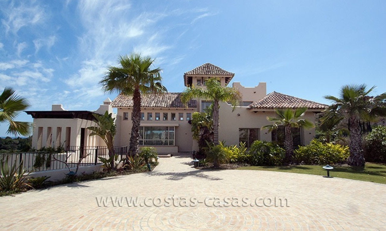 Moderne villa in Andalusische stijl te koop, golfresort, New Golden Mile, tussen Marbella, Benahavís - Estepona 35