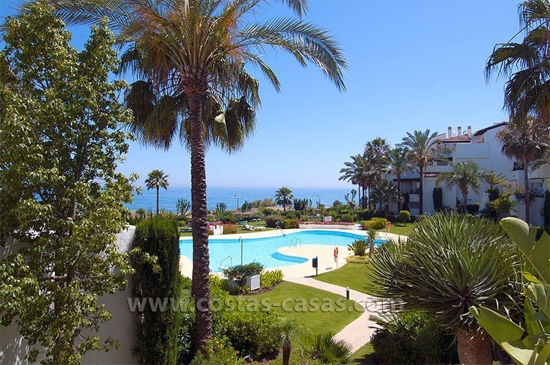 Luxe appartement te koop aan het strand op de New Golden Mile tussen Marbella en Estepona