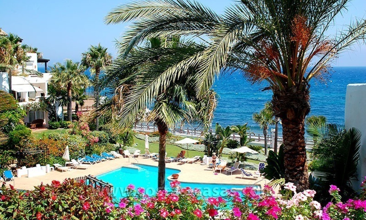 Aan strand gelegen penthouse te koop te Puerto Banus in Marbella 15