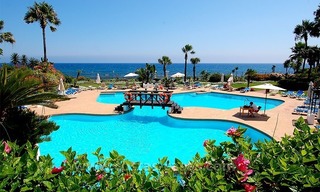 Aan strand gelegen penthouse te koop te Puerto Banus in Marbella 28