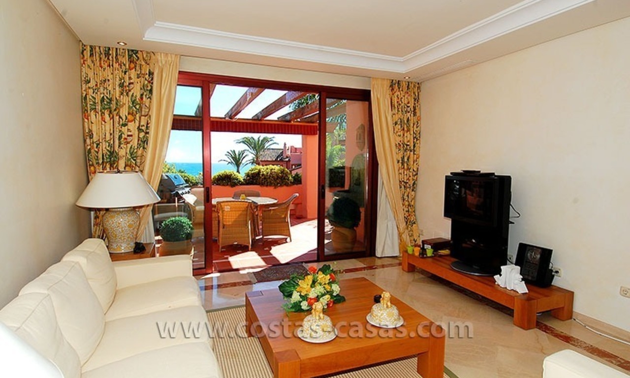 Te huur voor vakantie: Luxe eerstelijnstrand appartement, strand complex, New Golden Mile, Marbella - Estepona, Costa del Sol 5