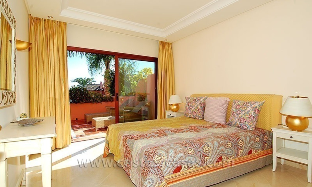Te huur voor vakantie: Luxe eerstelijnstrand appartement, strand complex, New Golden Mile, Marbella - Estepona, Costa del Sol 10