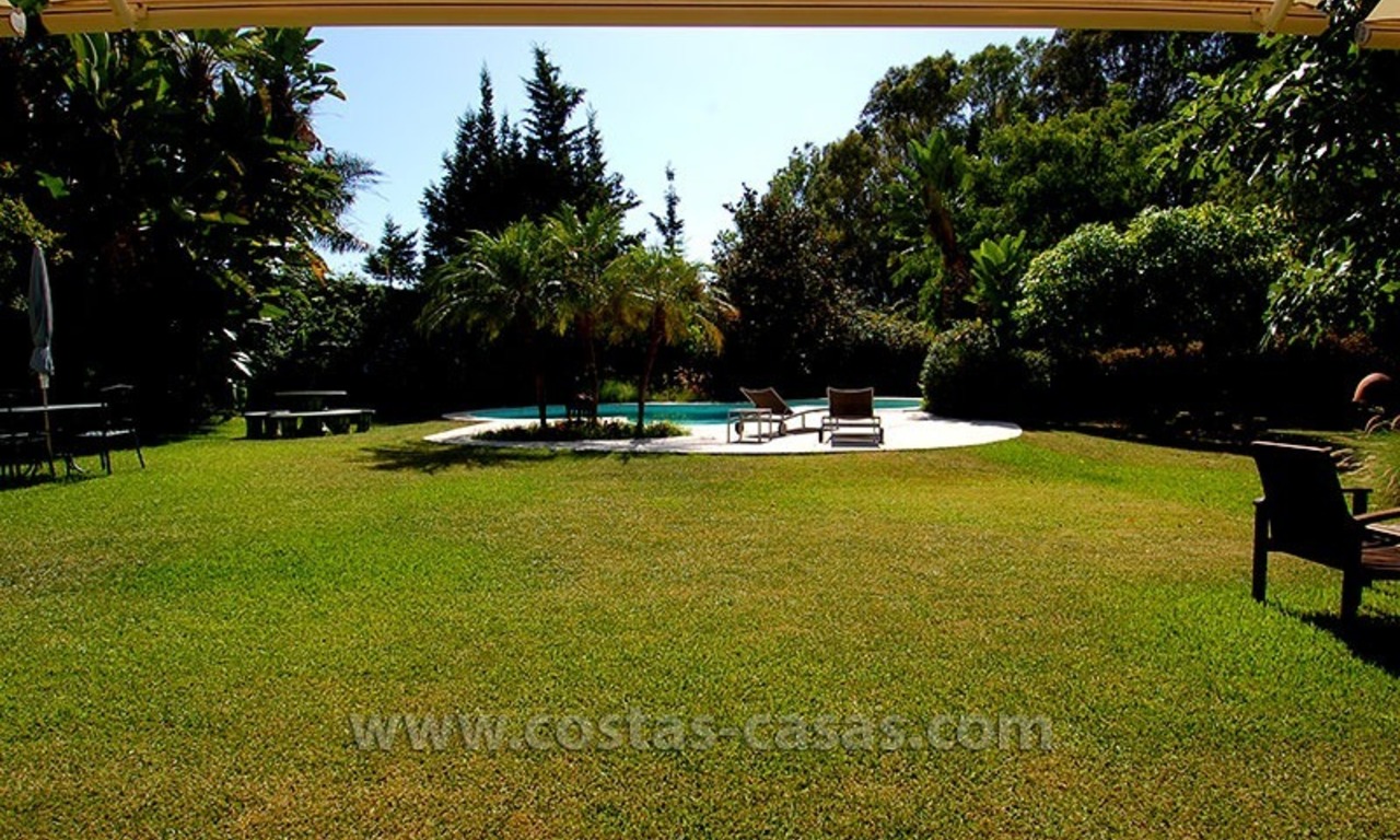 Te koop: Villa in Andalusische stijl naast golfclub te Estepona - Marbella 35