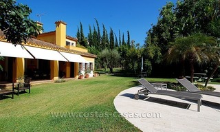 Te koop: Villa in Andalusische stijl naast golfclub te Estepona - Marbella 5