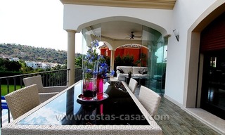 Te koop. Exclusieve villa in Andalusische stijl te Marbella - Benahavís 6